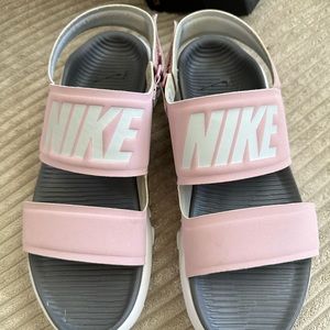 Nike Tanjun Women’s Sandals size 7